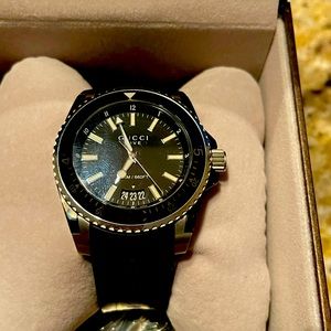 Gucci dive black rubber watch